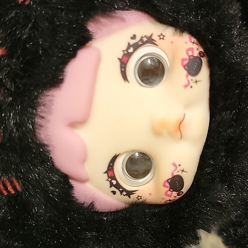Nommi Mimi Raspberry Cat Loveliness - Picture 4 of 9